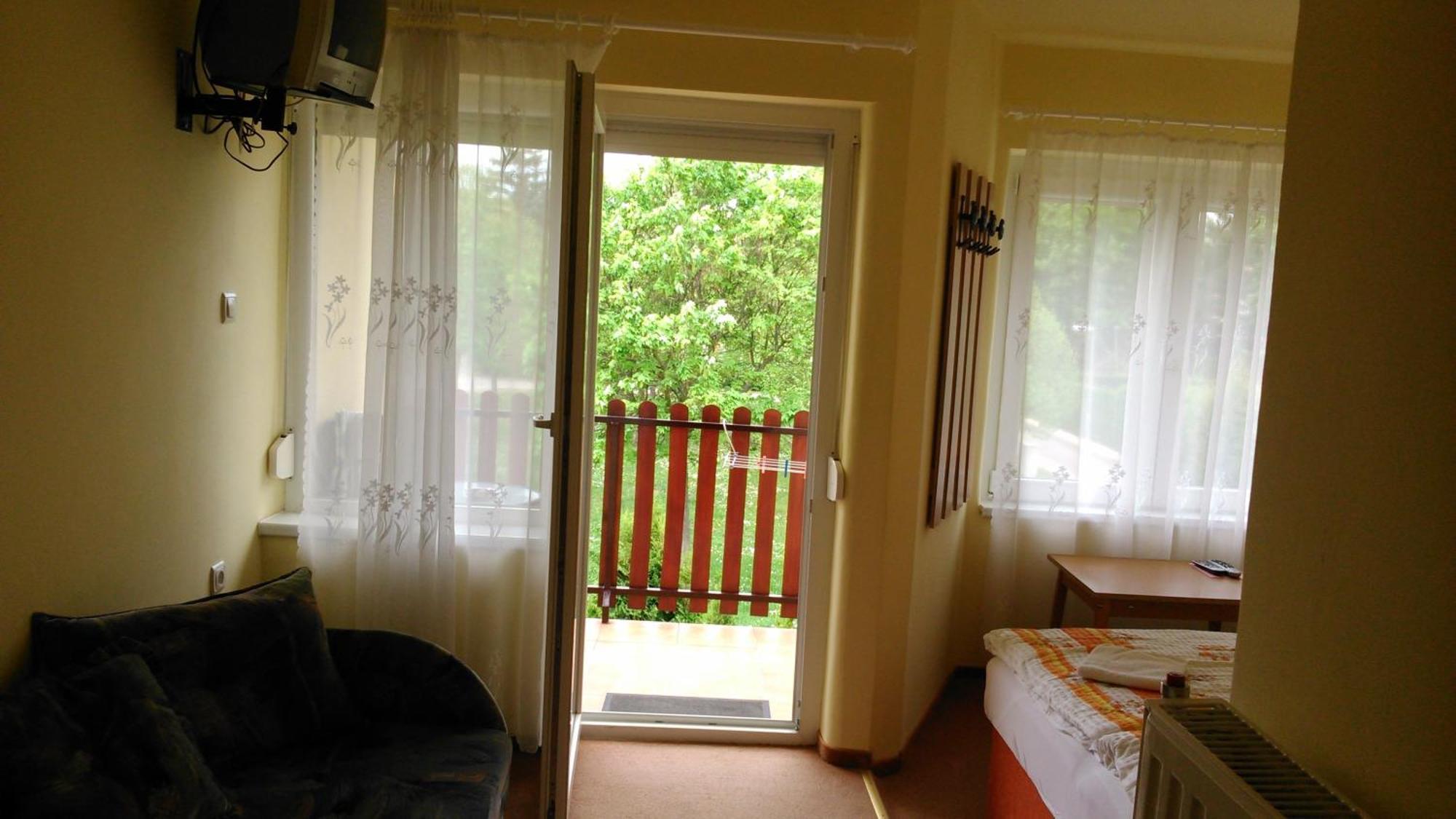 Margitapartman Buk Bagian luar foto